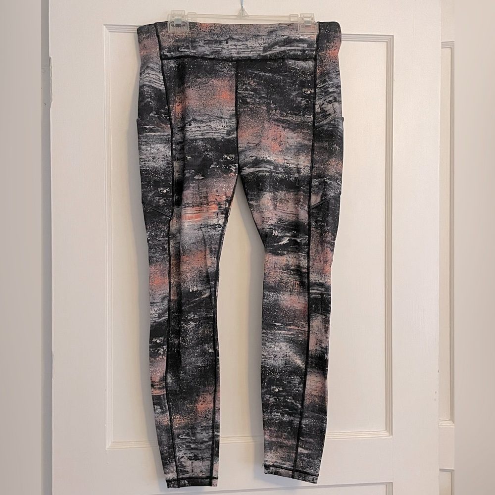 Lululemon Speed Up Tight *28" Size 12
Azurite Poppy Coral Multi
